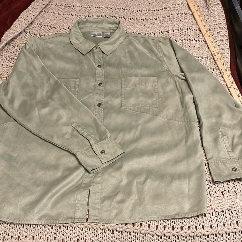 Chico's Faux Suede Button Up Long Sleeve Shirt Women Sz 3 seafoam green pleated